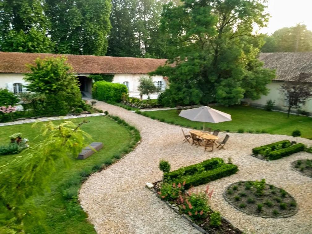 مبيت وإفطار Bourg-Charente Le Domaine Des Platanes المظهر الخارجي الصورة