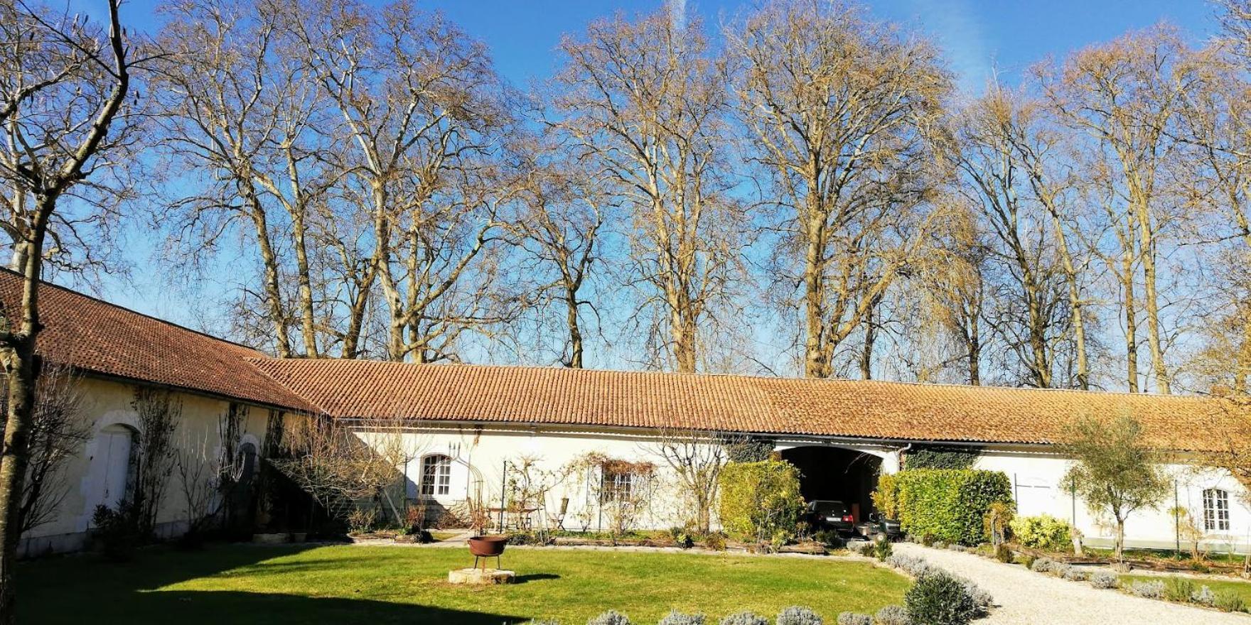 مبيت وإفطار Bourg-Charente Le Domaine Des Platanes المظهر الخارجي الصورة